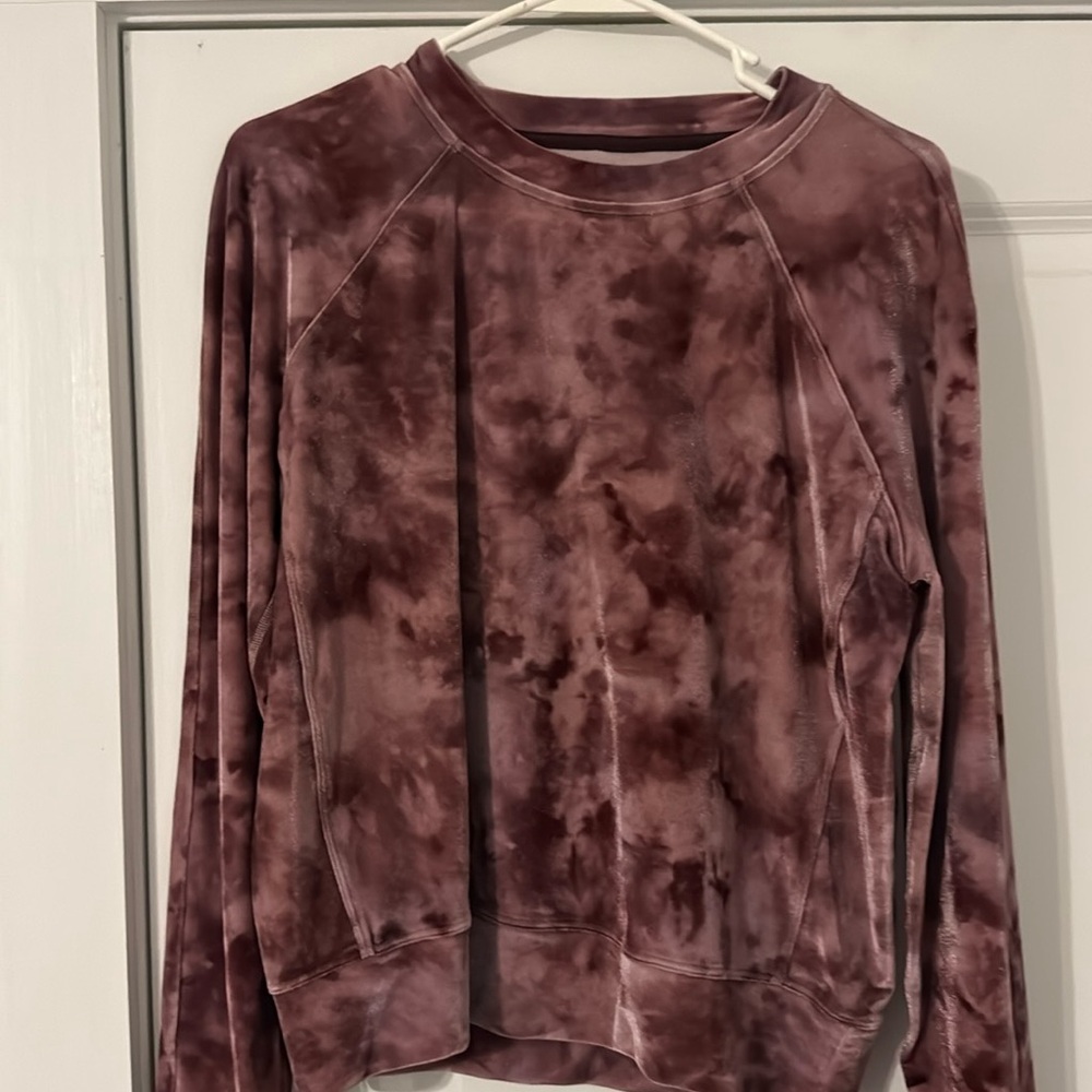 Lululemon sweatshirt